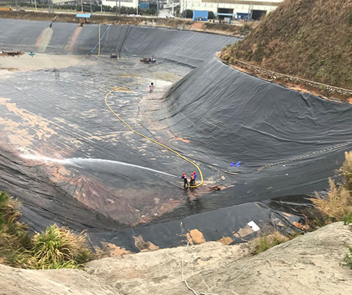浪卡子废水池清理